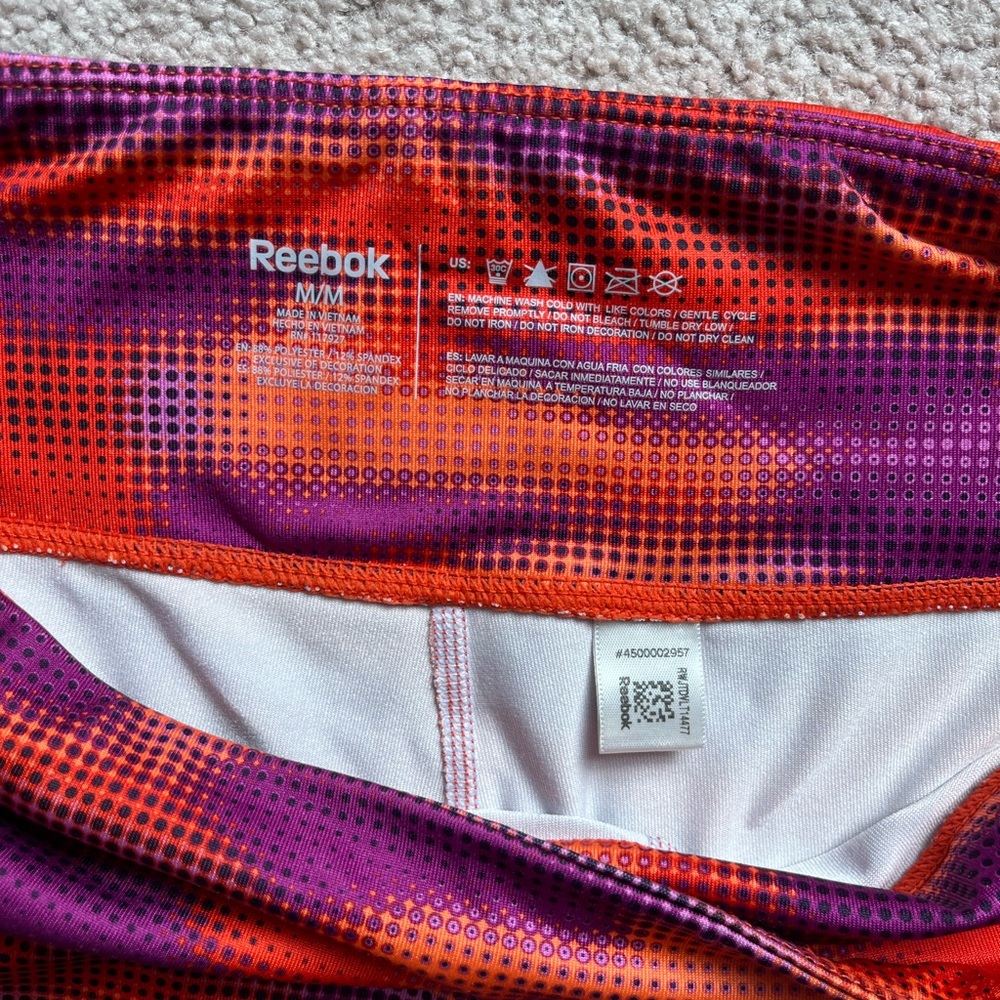 Women’s sz M 3/4 length leggings Reebok